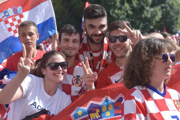 Zadar: Navijači na Forumu prate utakmicu finala SP-a