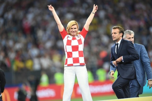 Kolinda Grabar Kitarović i Emmanuel Macron