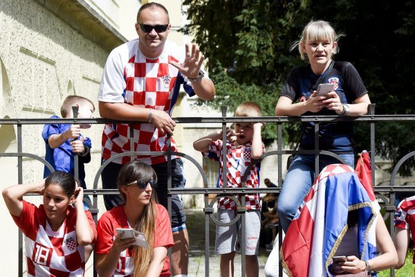 Doček navijača u Frankopanskoj ulici