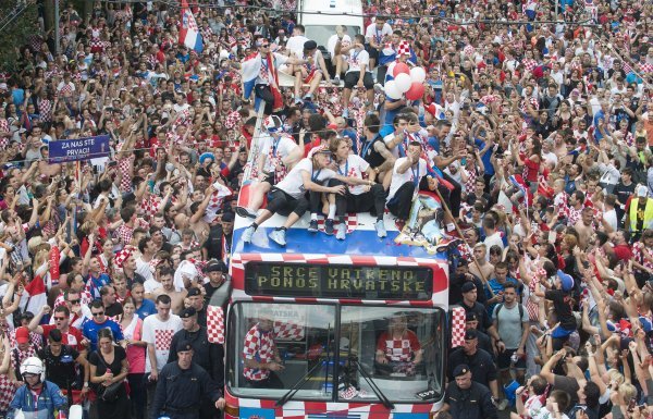 Vatreni u Savskoj