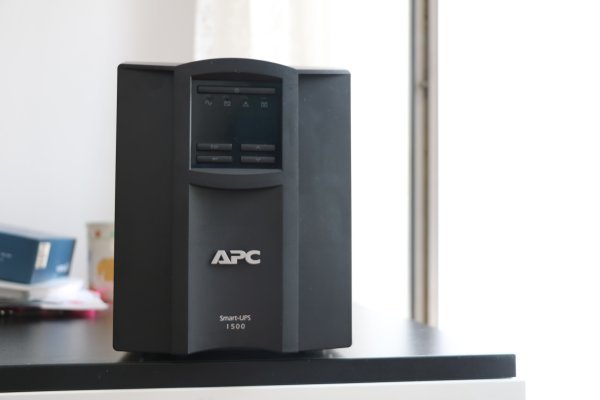 APC Smart-UPS 1500