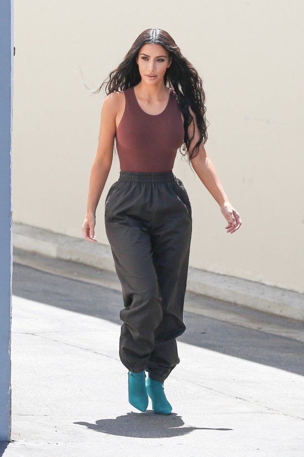 Kim Kardashian ispred studija u Kaliforniji