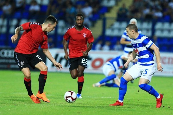 Benedikt Mioč u duelu