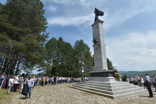 Polaganjem vijenaca obilježena obljetnica Dana ustanka naroda Hrvatske