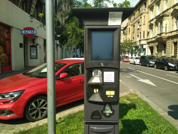 Novi automat za plaćanje parkiranja u Martićevoj