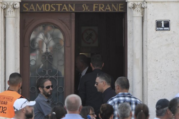 Misa za Olivera Dragojevića u crkvi Svetog Frane