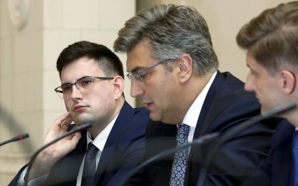 Andrej Plenković i Zdravko Marić predstavljaju poreznu reformu
