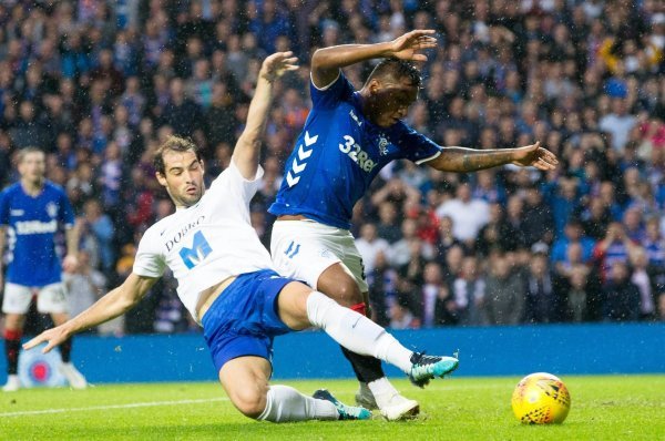 Mile Škorić protiv Rangersa