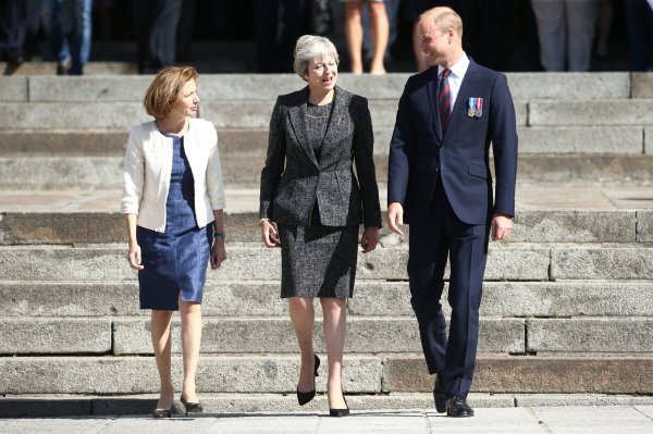 Francuska ministrica obrane Florence Parly, Theresa May i princ William