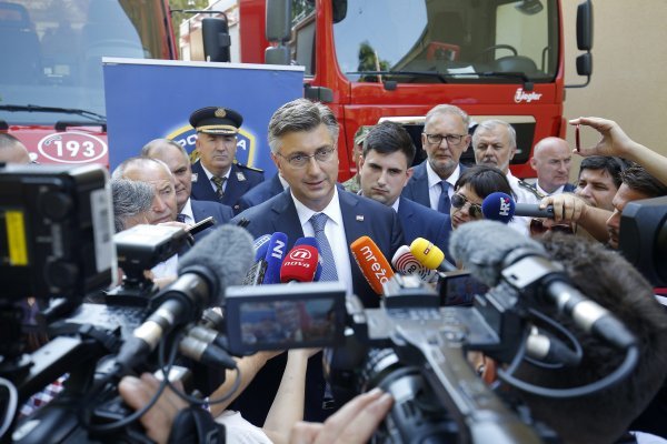Premijer Andrej Plenković posjetio je Centar za gašenje požara u Divuljama