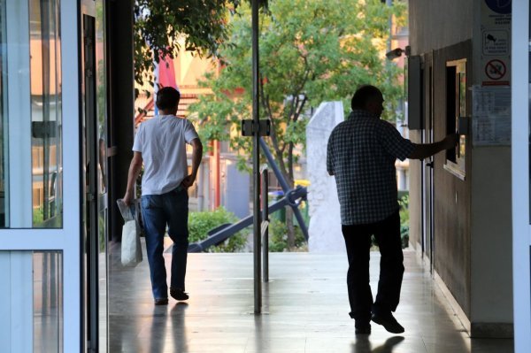 Radnici brodogradilišta 3.maj dolaze na posao i započinju štrajk na radnim mjestima