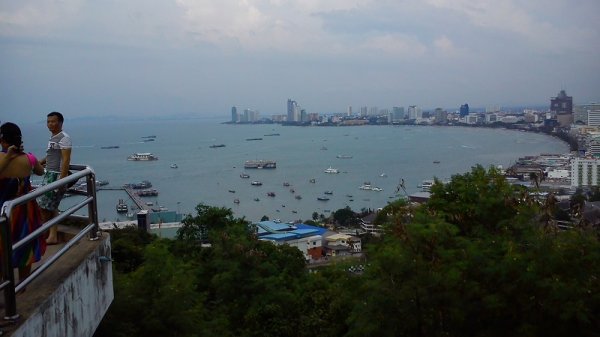 Pattaya izgleda impresivno s obližnjeg brežuljka tportal.hr