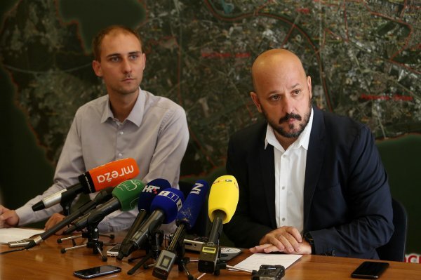 Konferencija za medije gradskog SDP-a o izgradnji nacionalnog stadiona