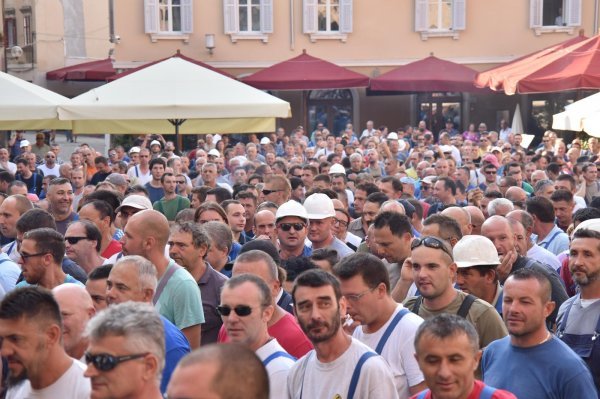 Radnici Uljanika nastavili štrajk i zahtjevaju ostavku Uprave