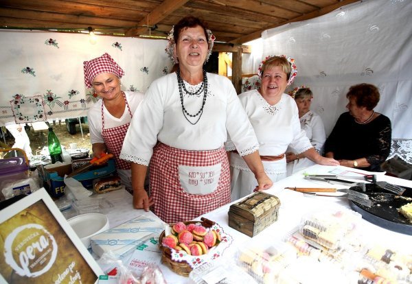 U Vrbovcu svečano otvorena manifestacija "Kaj su jeli naši stari"