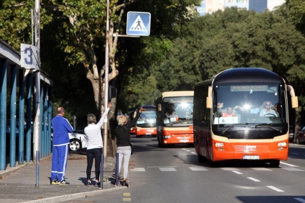 Radnici 3. maja krenuli u Zagreb