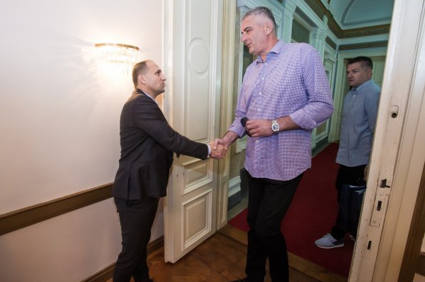 Osječki župan Ivan Anušić primio je predsjednika Hrvatskog košarkaškog saveza Stojka Vrankovića