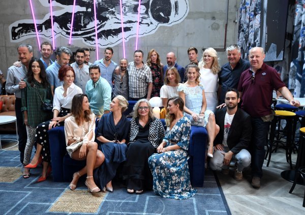 Glumačka ekipa serije 'Na granici'