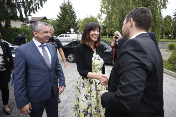 Ministrica Blaženka Divjak prvog dana škole u OŠ Milke Trnine u Križu