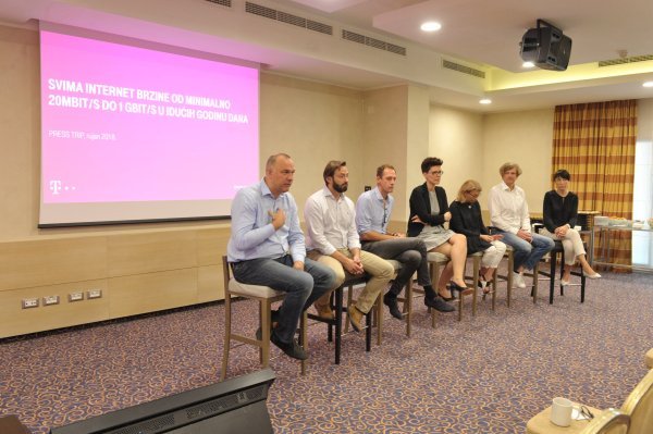 Davor Tomašković, Boris Drilo, Siniša Đuranović, Maruška Vizek, Nataša Rapaić, Saša Kramar i Marija Felkel