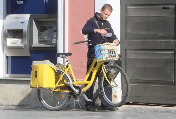 Borzan smatra da se pitanje dostave paketa moglo kvalitetnije riješiti