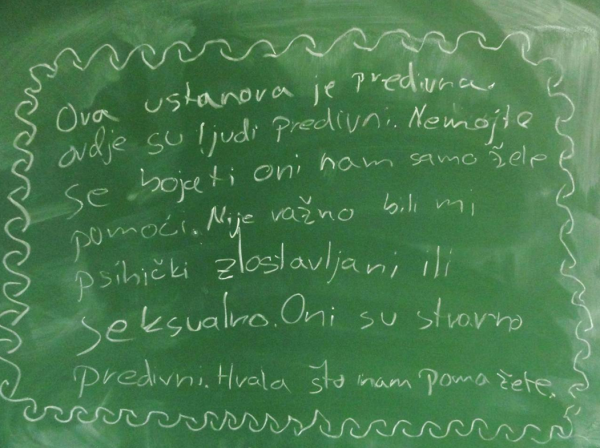 Slika poruke jednog od štićenika Poliklinike za zaštitu djece grada Zagreba, koju Gordana Buljan Flander čuva kao uspomenu