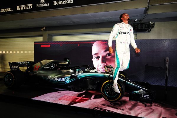 Slavlje Lewisa Hamiltona (VB) Mercedes AMG