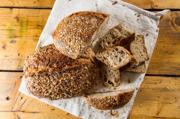 Najveća dobrobit beskvasnog kruha je to što je lakši za razgradnu u donjem dijelu crijeva, manje stvara plinove i nadima Thinkstock