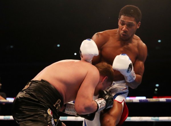 Anthony Joshua (l) i  Alexander Povetkin