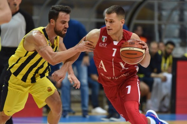 Fenerbahče (Sinan Guler) - Olimpia Milano (Nemanja Nedović)