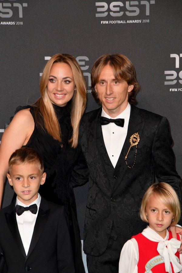 Vanja i Luka Modrić sa sinom Ivanom i kćerkom Emom