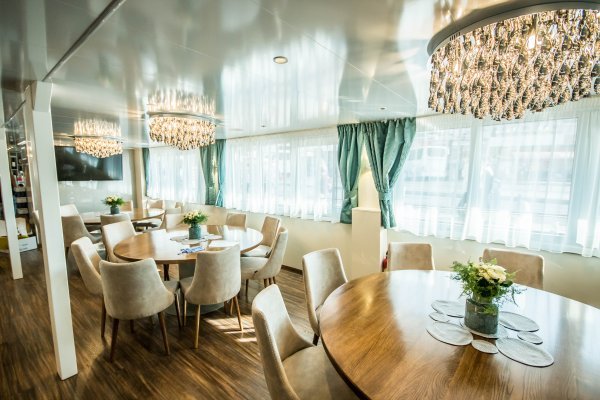 Luksuzni mini kruzer Markan