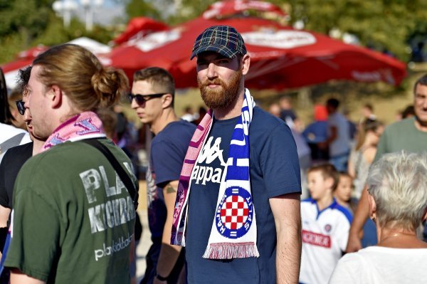 Navijači Hajduka prije utakmice s Dinamom