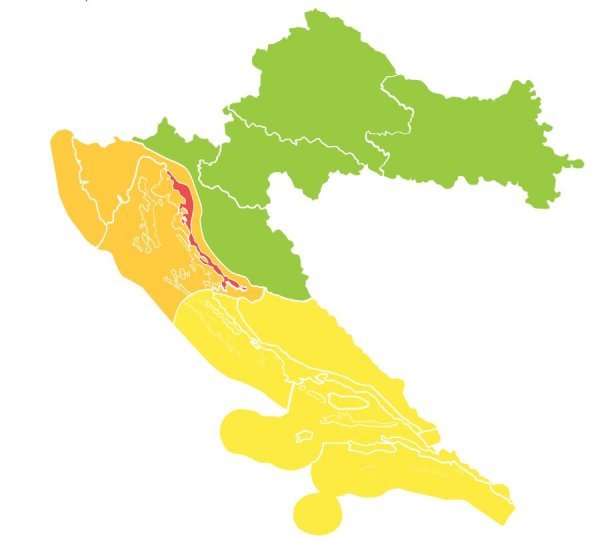 Crveni meteoalarm proglašen je za područje Velebitskog kanala