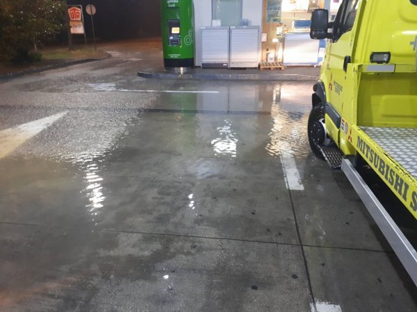 Poplavljen parking za autobuse u Dubrovniku