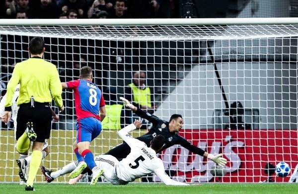 Nikola Vlašić zabija Realu