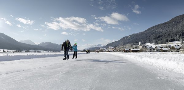 Eislaufen am Weissensee Österreich Werbung