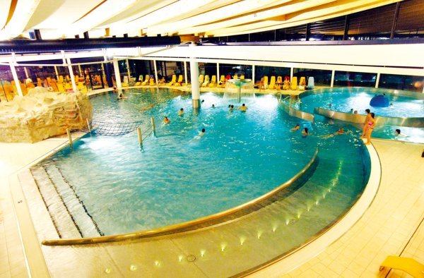 Erlebnistherme-Zillertal-in-Fuegen_Woergoetter-friends