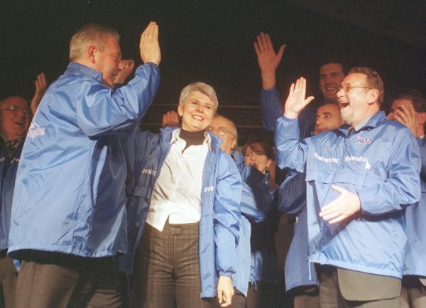 Ivo Sanader, Jadranka Kosor, Vladimir Šeks nakon pobjede na izborima 2003.