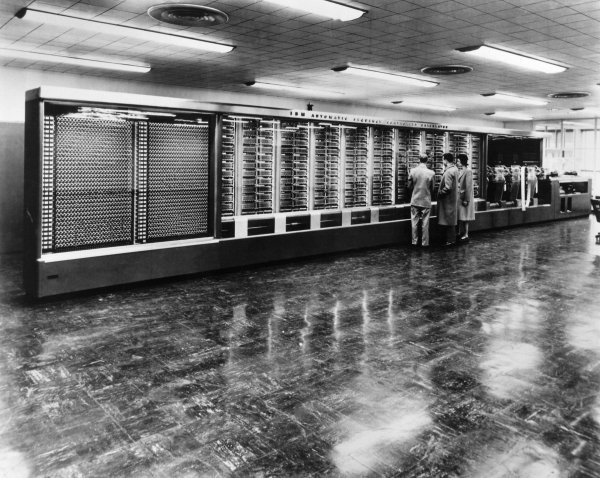 Jedno od ranih računala IBM-a
