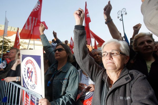 Prosvjed sindikata pod nazivom Doživi mirovinu - i tebe se tiče