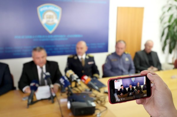Konferencija policije o zapljeni droge u akciji Pollos
