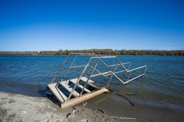 Nizak vodostaj Dunava u pitanje dovodi zaradu na riječnom transportu