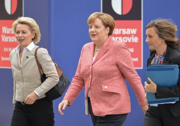 Ursula von der Leyen i Angela Merkel