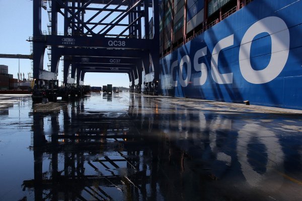 Prije dvije i pol godine najveći kineski brodar China Cosco Shipping preuzeo je od grčkih vlasti većinsko vlasništvo u grčkoj luci Pirej