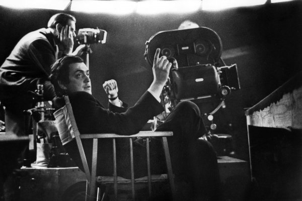 Stanley Kubrick na setu filma 'Dr. Strangelove ili: Kako sam naučio ne brinuti i zavolio bombu' 1963.