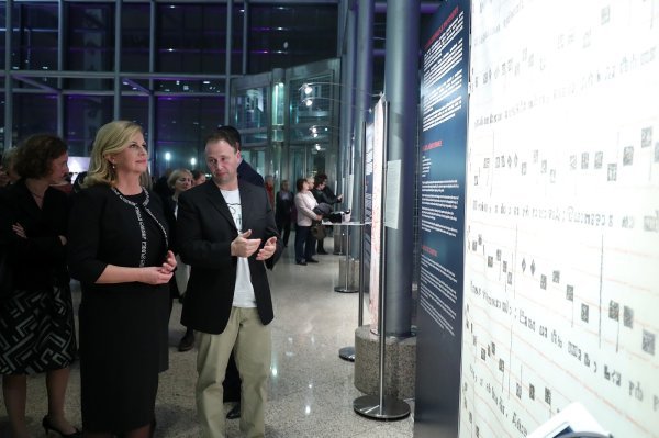 Kolinda Grabar Kitarović otvorila izložbu 'Hrvatska glagoljica'