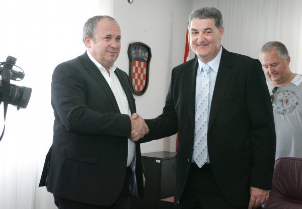 Željko Kerum predao je vlast gradonačelniku Ivi Baldasaru 2013. godine