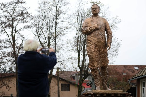 Spomenik Franji Tuđmanu u Zagrebu