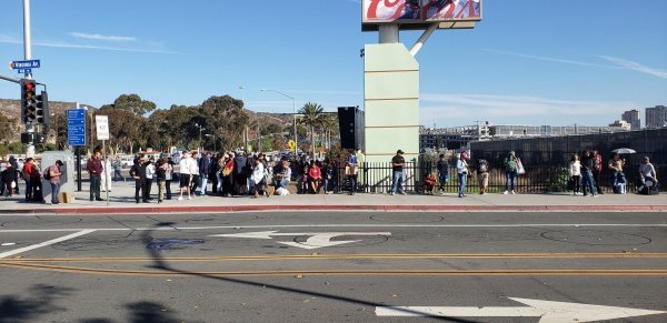 Američka policija zatvorila granični prijelaz San Ysidro - Tijuana